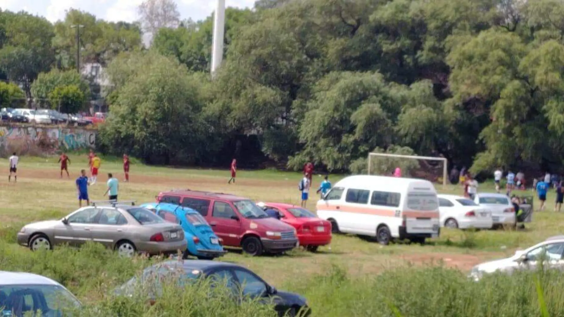 Morelianos Jugando Fútbol (5)